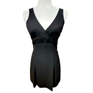 Bebe Little Black Dress V Neck Mini Sheath size 6 small City Girls Evening Out